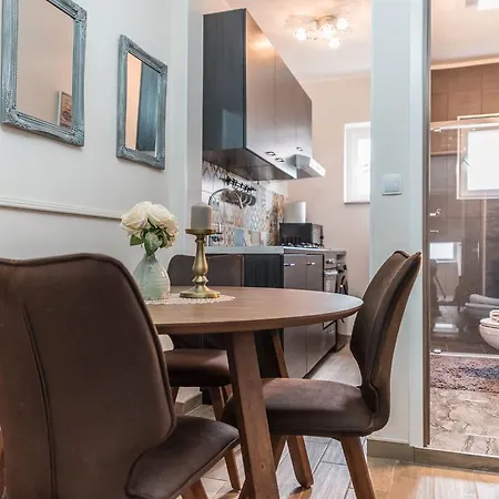 Marant - Free Parking 자다르