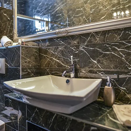 Marant - Free Parking